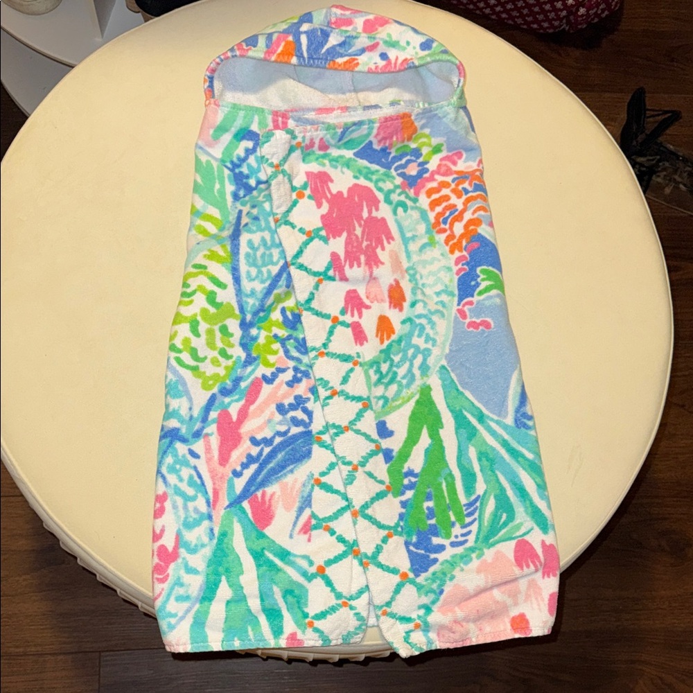 LIKE NEW Lilly Pulitzer Baby Hooded Beach Towel